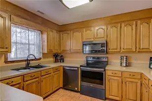 2945 Poinsetta Dr, Winston-Salem, NC 27107 - Photo 11