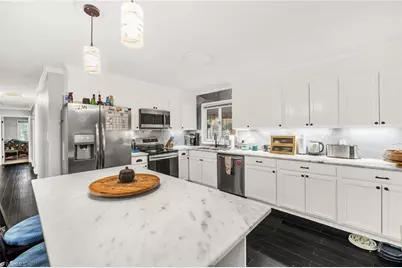 921 Lake Drive W, Thomasville, NC 27360 - Photo 5