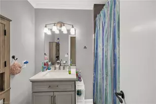 921 Lake Dr W, Thomasville, NC 27360 - Photo 17