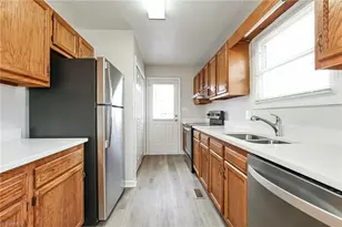 4 Terry Dr, Thomasville, NC 27360 - Photo 9