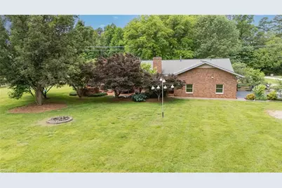 412 Stage Coach Court, Greensboro, NC 27409 - Photo 37