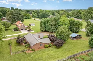 412 Stage Coach Ct, Greensboro, NC 27409 - Photo 39