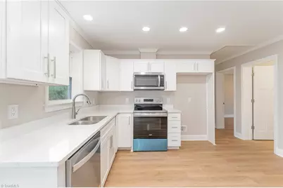 122 Lake Street, Elkin, NC 28621 - Photo 9