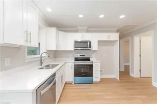 122 Lake St, Elkin, NC 28621 - Photo 9