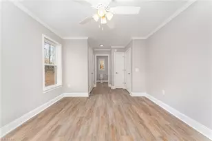 129 Lake St, Elkin, NC 28621 - Photo 9