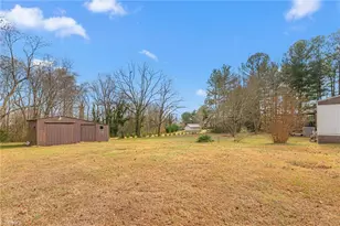 132 Friendly Rd, Thomasville, NC 27360 - Photo 29