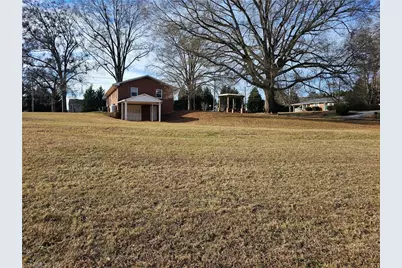 2230 Independence Road, Winston-Salem, NC 27106 - Photo 9