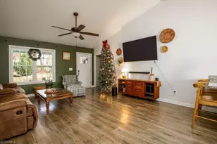 154 Gracyn Ln, Thomasville, NC 27360 - Photo 9