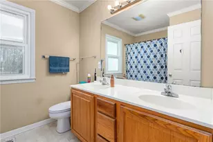 825 Lockesley Ln, Burlington, NC 27217 - Photo 17