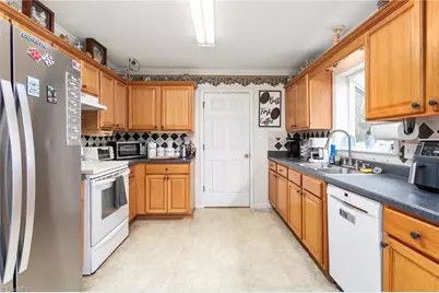 825 Lockesley Lane, Burlington, NC 27217 - Photo 11