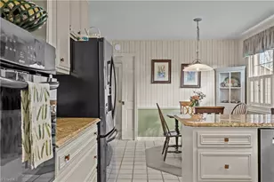 1002 Kemp Rd W, Greensboro, NC 27410 - Photo 15