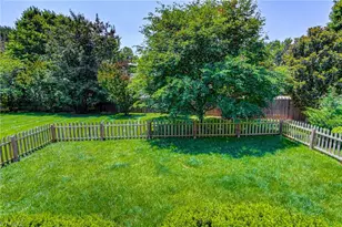 500 Fieldstone Ct, Greensboro, NC 27455 - Photo 33