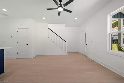 806 W Dameron Avenue, Liberty, NC 27298 - Photo 3