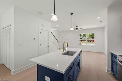 806 W Dameron Avenue, Liberty, NC 27298 - Photo 7