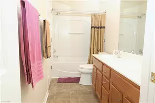 25 Tannenbaum Cir, Greensboro, NC 27410 - Photo 7