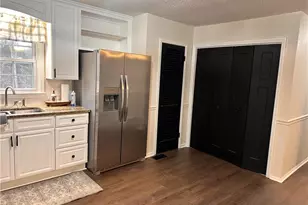 462 Shannon View St, North Wilkesboro, NC 28659 - Photo 5