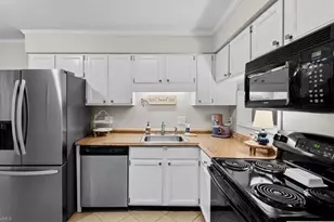 4653 Lawndale Dr, Greensboro, NC 27455 - Photo 5