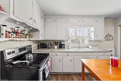 2208 Ermine Street, Randleman, NC 27317 - Photo 11