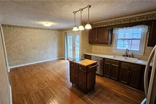 110 Hillside Ct, King, NC 27021 - Photo 5