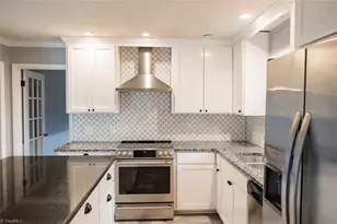 2822 Bedford St, Burlington, NC 27215 - Photo 15