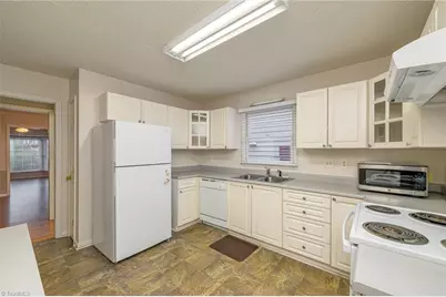 505 Tanners Park Court, Winston-Salem, NC 27101 - Photo 13