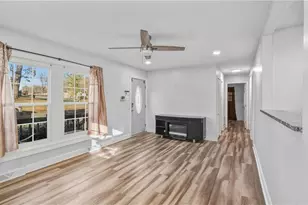 1111 Morningside Dr, Burlington, NC 27217 - Photo 9