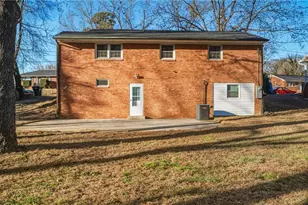 1111 Morningside Dr, Burlington, NC 27217 - Photo 31