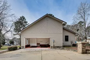 104 Willowbrook Dr, Thomasville, NC 27360 - Photo 3