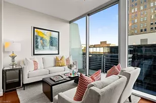 201 N Elm St, Greensboro, NC 27401 - Photo 9