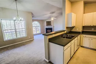 2033 Salem Bluff Dr, Winston-Salem, NC 27127 - Photo 3