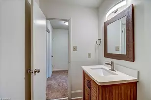 115 S Mendenhall St, Greensboro, NC 27403 - Photo 13