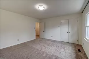 115 S Mendenhall St, Greensboro, NC 27403 - Photo 11