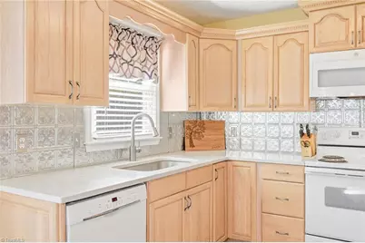 1008 Kingstree Ridge Drive, Winston-Salem, NC 27127 - Photo 15