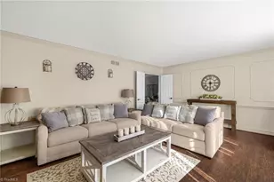 4 Chesterfield Ct, Greensboro, NC 27410 - Photo 7