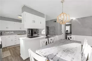 4 Chesterfield Ct, Greensboro, NC 27410 - Photo 17