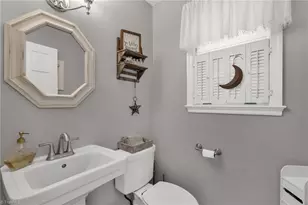 4 Chesterfield Ct, Greensboro, NC 27410 - Photo 19