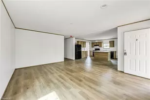 253 Ridge Top Rd, North Wilkesboro, NC 28659 - Photo 5