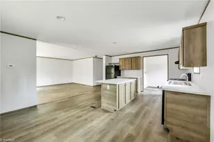 253 Ridge Top Rd, North Wilkesboro, NC 28659 - Photo 9