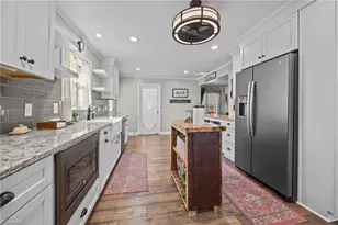 1625 Robinhood Dr, Burlington, NC 27217 - Photo 9