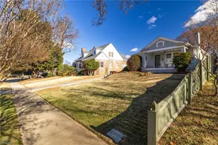 304 N Tremont Dr, Greensboro, NC 27403 - Photo 5