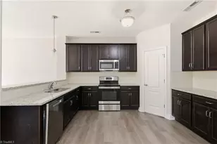 3439 River Farm Dr, Kernersville, NC 27284 - Photo 9