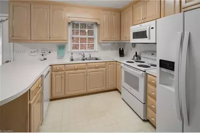 273 S Boyles Street, Pilot Mountain, NC 27041 - Photo 15
