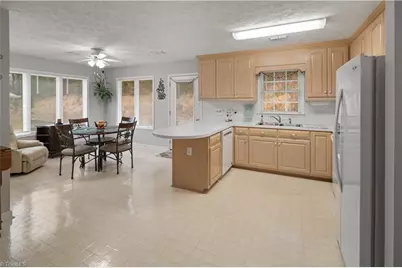 273 S Boyles Street, Pilot Mountain, NC 27041 - Photo 21