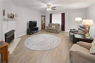 273 S Boyles St, Pilot Mountain, NC 27041 - Photo 11