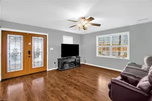 103 Robin Hood Rd, Lexington, NC 27292 - Photo 9