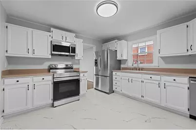 3202 James Place, Greensboro, NC 27405 - Photo 13