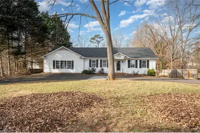 160 N Peace Haven Road, Winston-Salem, NC 27104 - Photo 3