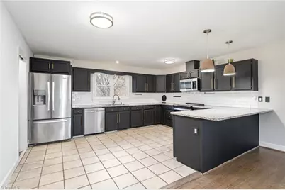 160 N Peace Haven Road, Winston-Salem, NC 27104 - Photo 9