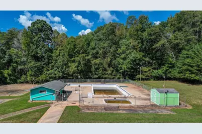 1015 Cypress Drive, Reidsville, NC 27320 - Photo 13