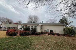 131 Sheraton Ct, King, NC 27021 - Photo 5